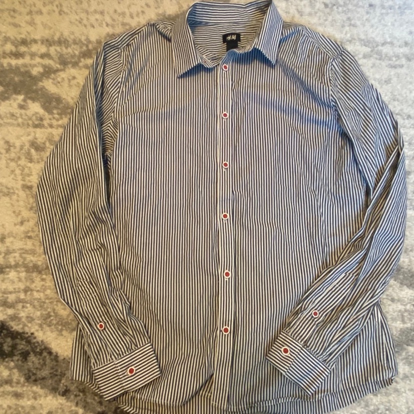 H&M Button Down Shirt Striped Shirt Men’s Medium M White Navy Blue Red Buttons